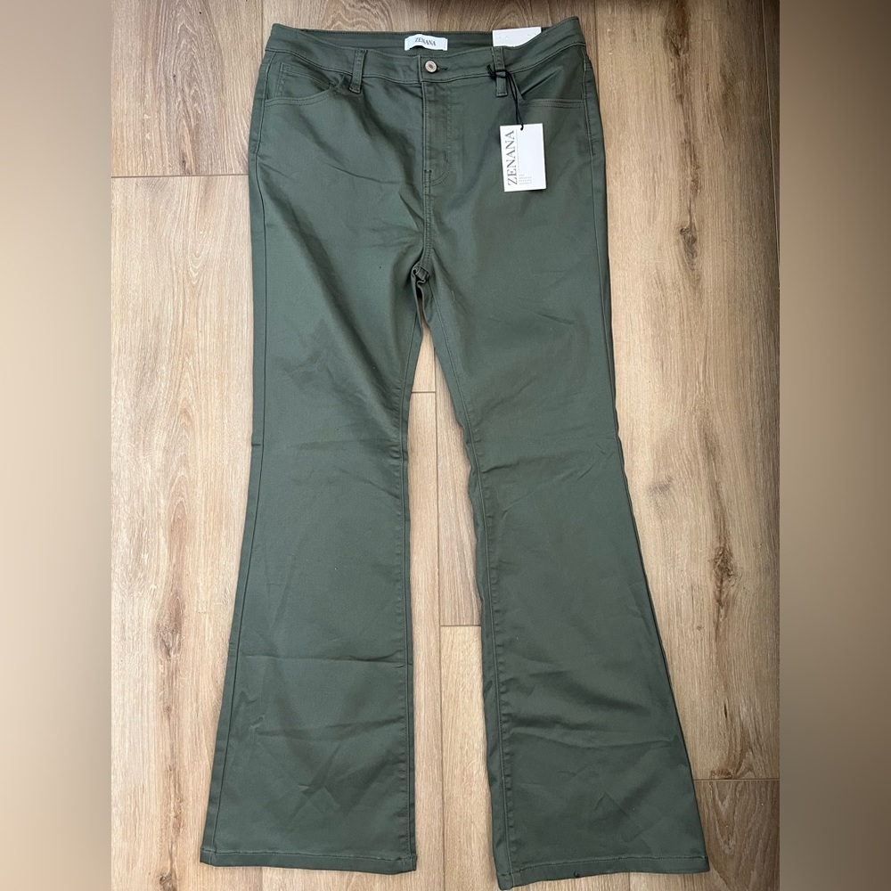 Zenana Outfitters Olive Green Women's Pants - Picture 3 of 11